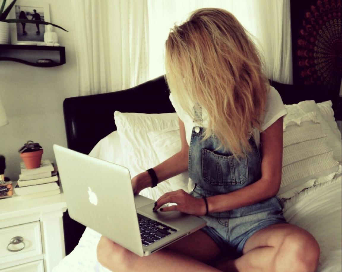 Analytisches Dashboard mit Traffic-Metriken und Leistungsindikatoren